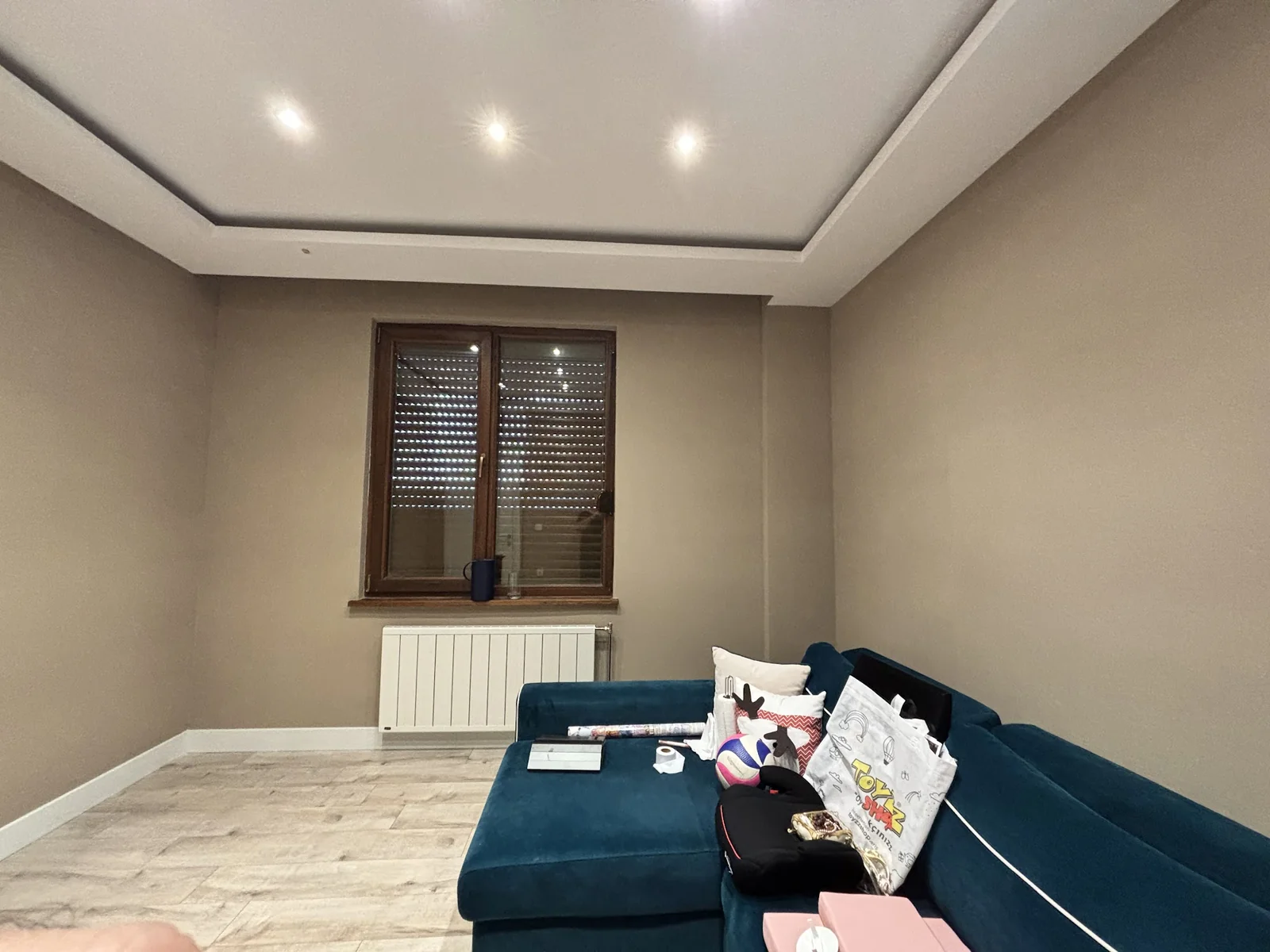 Bej Dokulu Duvar Kağıdı Oda Uygulaması, görsel 3